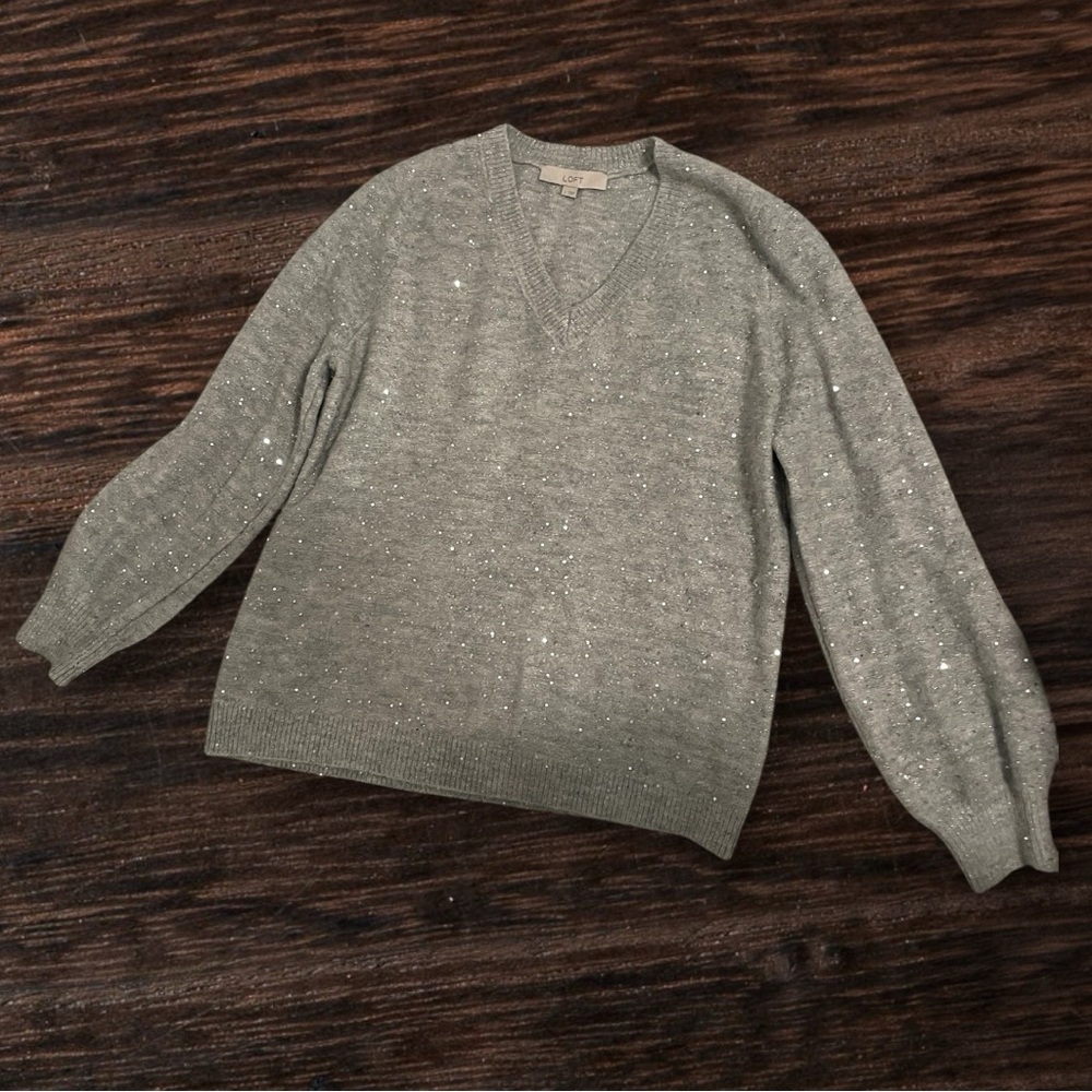 Women's Gray V-Neck Sequin Sweater Sz L